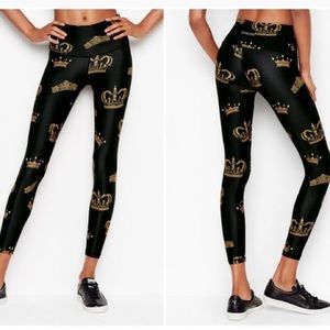 NWT Victoria Sport 7/8 Crown Print Leggings